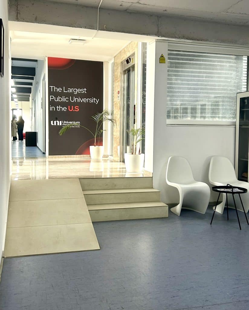 Accessible lift area at UNI